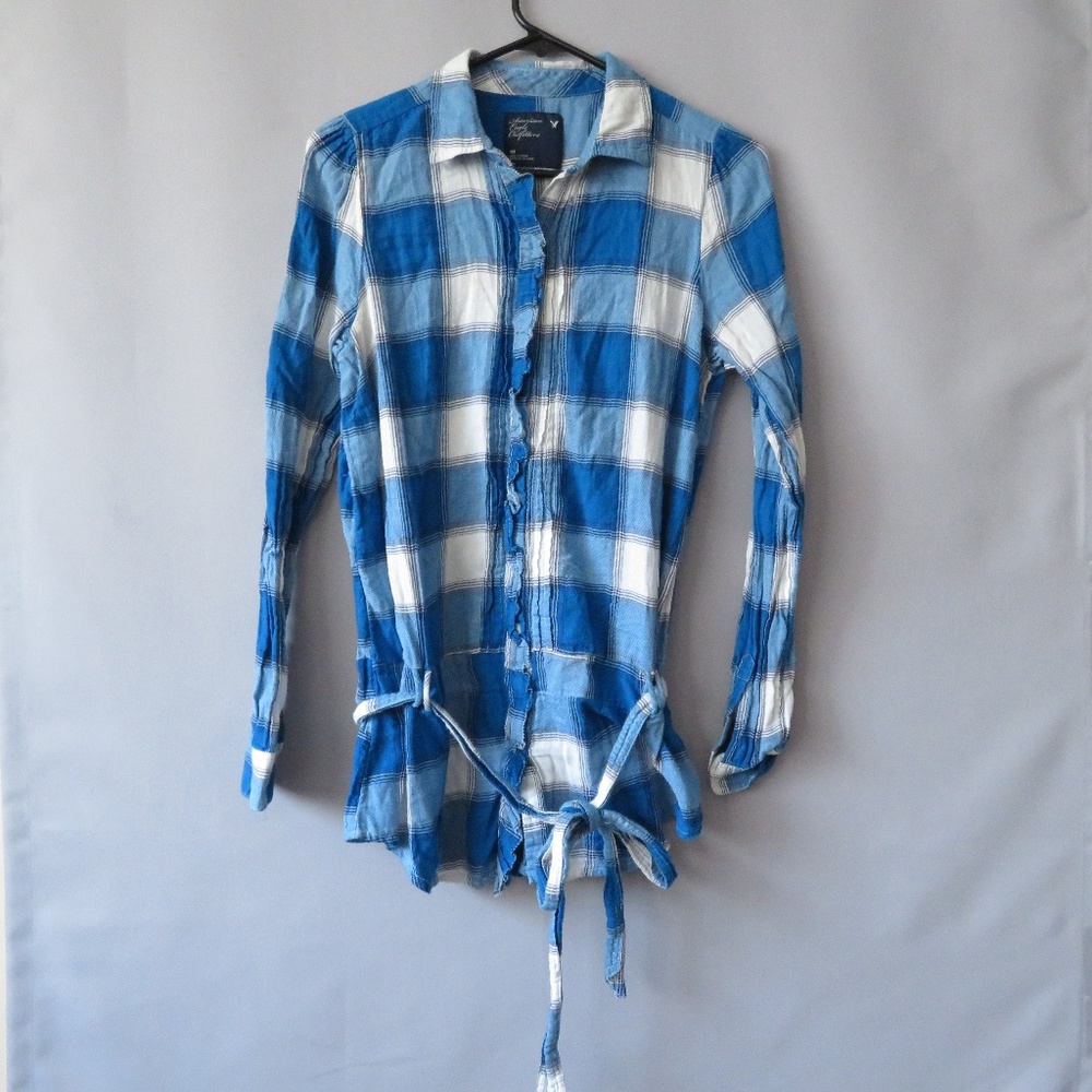 AMERICAN EAGLE OUTFITTERS BUTTON DOWN PLAID SHIRT